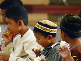 Buka Bersama di Panti Asuhan Sambil Ajari Anak Banyak Hal